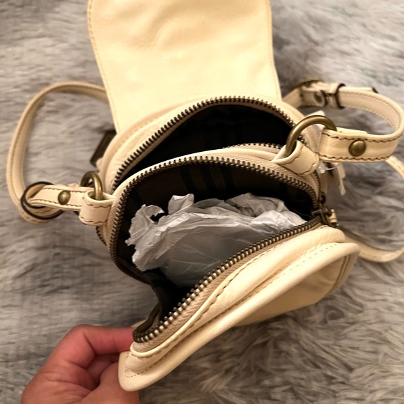 Frye - Picture 3 of 4